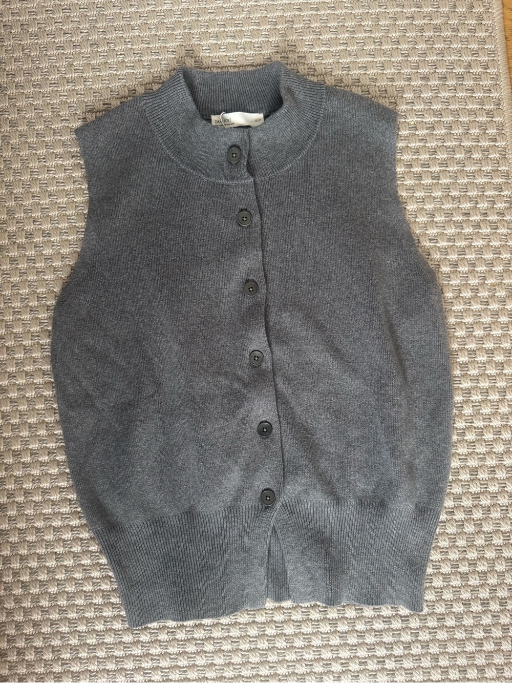 NWT Oak + Fort Knit Mockneck Button Up Vest